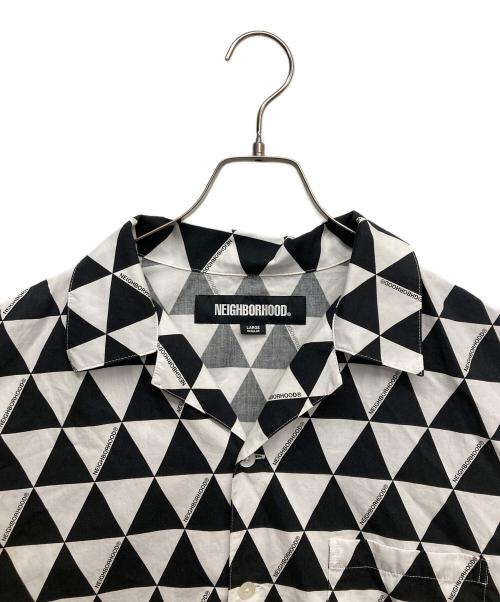NEIGHBORHOOD（ネイバーフッド）NEIGHBORHOOD (ネイバーフッド) TRIANGLE PATTERN HAWAIIAN SHIRT SS ホワイト×ブラック サイズ:Lの古着・服飾アイテム