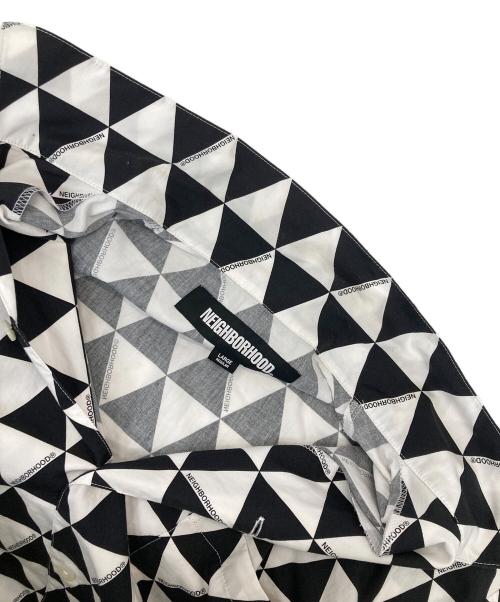 NEIGHBORHOOD（ネイバーフッド）NEIGHBORHOOD (ネイバーフッド) TRIANGLE PATTERN HAWAIIAN SHIRT SS ホワイト×ブラック サイズ:Lの古着・服飾アイテム