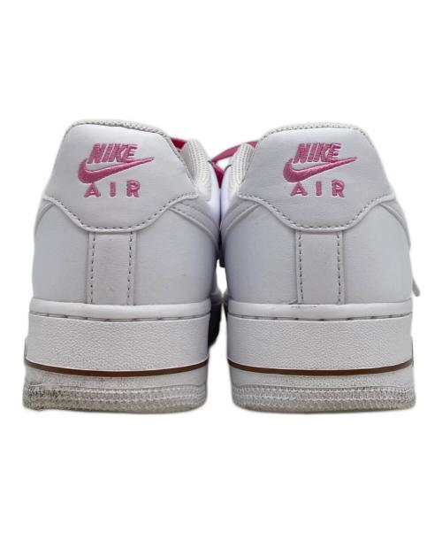 NIKE（ナイキ）NIKE (ナイキ) AIR FORCE 1 '07 SE ホワイト/ホワイト-プレイフルピンク ホワイト サイズ:24.5の古着・服飾アイテム