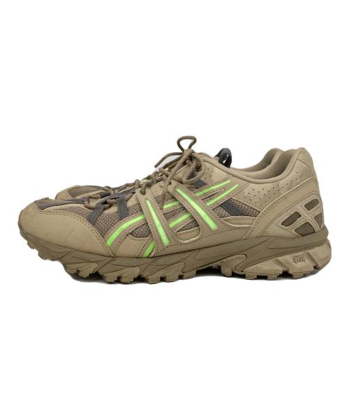 asics（アシックス）asics (アシックス) ローカットスニーカー ベージュ サイズ:28の古着・服飾アイテム