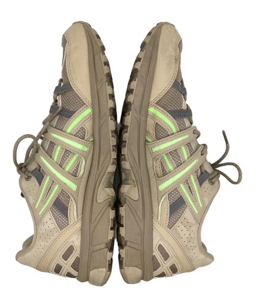 asics（アシックス）asics (アシックス) ローカットスニーカー ベージュ サイズ:28の古着・服飾アイテム
