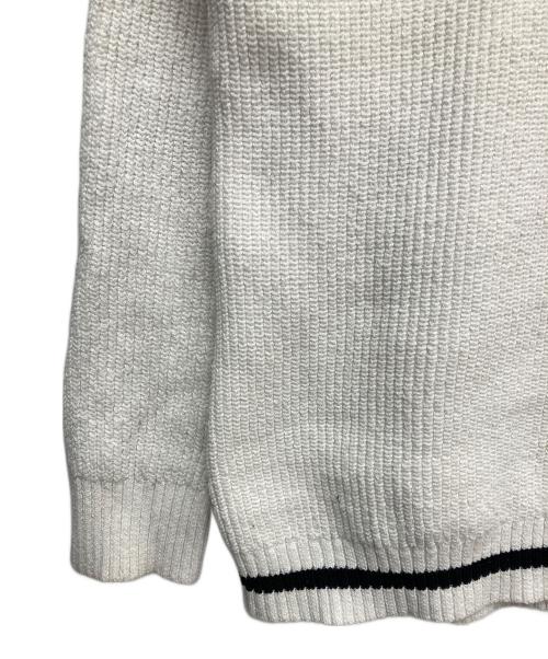 FRED PERRY（フレッドペリー）FRED PERRY (フレッドペリー) Vネックニット ホワイト サイズ:Mの古着・服飾アイテム