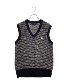 FRED PERRY（フレッドペリー）の古着「総柄ニットベスト」｜ブラック