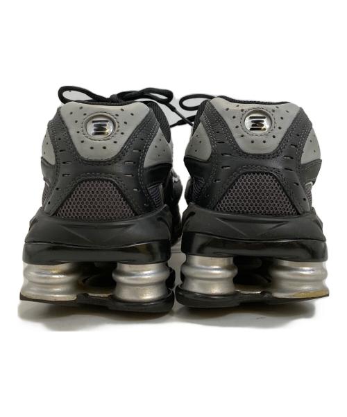 NIKE（ナイキ）NIKE (ナイキ) SHOX RIDE 2 LT GRAPHITE スニーカー グレー サイズ:27の古着・服飾アイテム