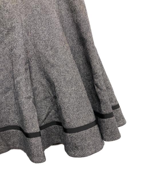 FOXEY NEWYORK（フォクシーニューヨーク）FOXEY NEWYORK (フォクシーニューヨーク) フリルミニスカート ブラック×グレー サイズ:38の古着・服飾アイテム