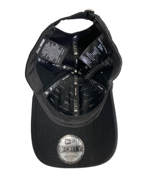 New Era（ニューエラ）New Era (ニューエラ) Saint Laurent Paris (サンローランパリ) ロゴ刺繍キャップ ブラックの古着・服飾アイテム