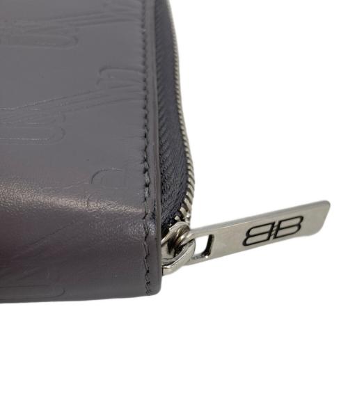 BALENCIAGA（バレンシアガ）BALENCIAGA (バレンシアガ) エンボスシグネチャーラウンドジップウォレット グレーの古着・服飾アイテム