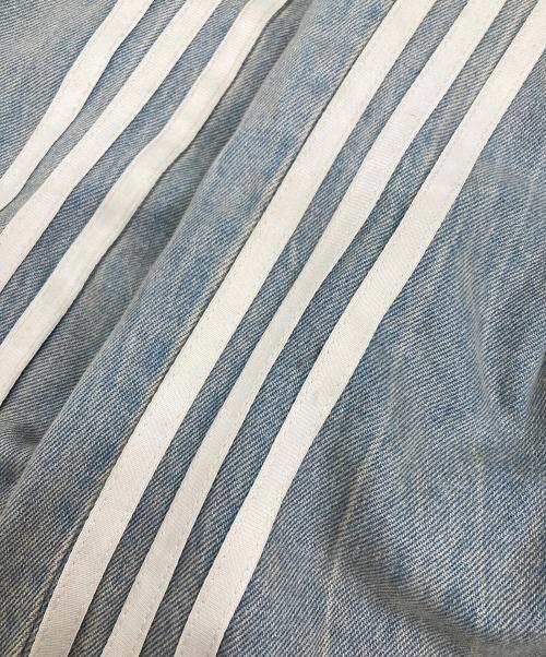 adidas（アディダス）adidas (アディダス) ワイドトラックデニム インディゴ サイズ:29の古着・服飾アイテム