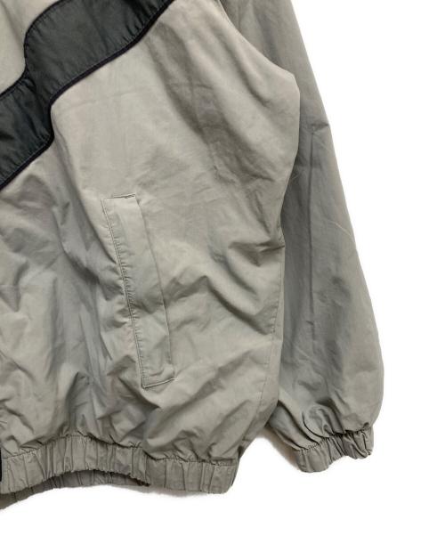 US ARMY（ユーエスアーミー）US ARMY (ユーエスアーミー) IPFUトレーニングジャケット グレー サイズ:Mの古着・服飾アイテム