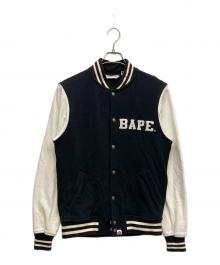 A BATHING APE（アベイシングエイプ）の古着「ロゴスタジャン」｜ホワイト×ネイビー