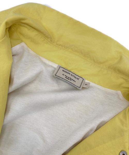 maison kitsune（メゾンキツネ）maison kitsune (メゾンキツネ) コーチジャケット　アウター　ジャケット イエロー サイズ:Ｓの古着・服飾アイテム