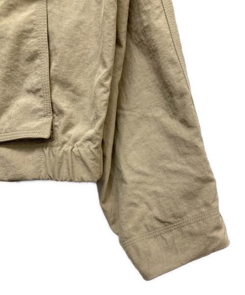 maison kitsune（メゾンキツネ）MAISON KITSUNE (メゾンキツネ) ZIPPED JACKET ベージュ サイズ:S 未使用品の古着・服飾アイテム