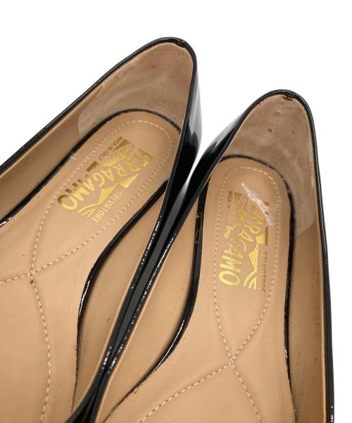 Salvatore Ferragamo（サルヴァトーレ フェラガモ）Salvatore Ferragamo (サルヴァトーレ フェラガモ) ヴァラリボンパンプス ブラック サイズ:6Cの古着・服飾アイテム