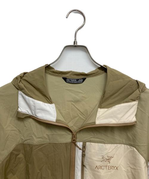 ARC'TERYX（アークテリクス）ARC'TERYX (アークテリクス) BEAMS (ビームス) Squamish Hoody-NAGOMI アイボリー×カーキ サイズ:XLの古着・服飾アイテム