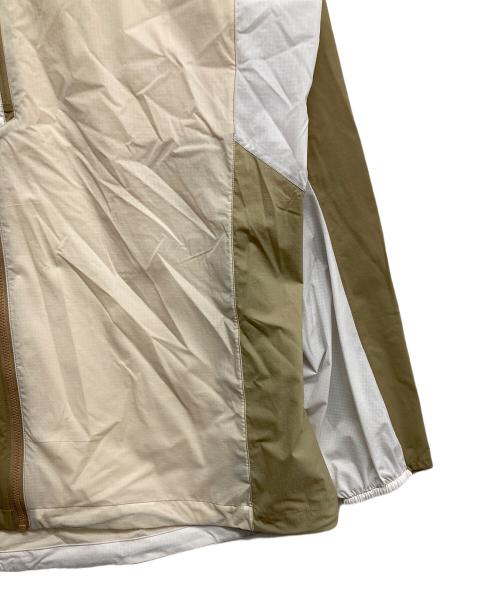 ARC'TERYX（アークテリクス）ARC'TERYX (アークテリクス) BEAMS (ビームス) Squamish Hoody-NAGOMI アイボリー×カーキ サイズ:XLの古着・服飾アイテム