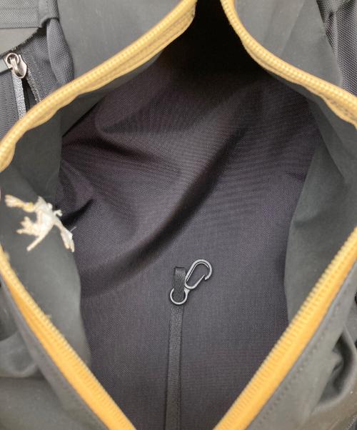 ARC'TERYX（アークテリクス）ARC'TERYX (アークテリクス) ARRO-バックパック カーキ×ブラックの古着・服飾アイテム