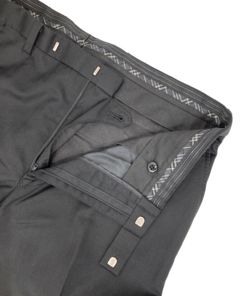 BURBERRY BLACK LABEL（バーバリーブラックレーベル）BURBERRY BLACK LABEL (バーバリーブラックレーベル) センタープレスパンツ ブラック サイズ:40Lの古着・服飾アイテム