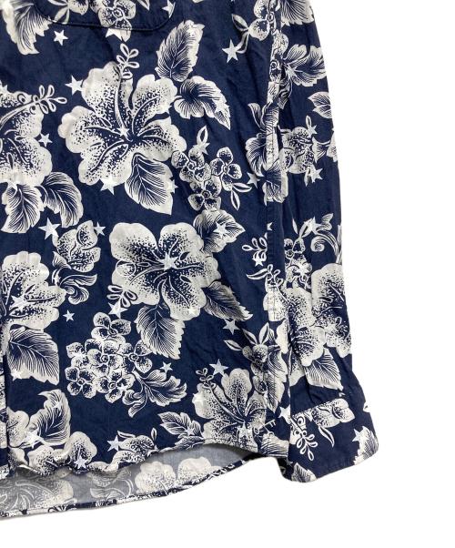 uniform experiment（ユニフォームエクスペリメント）uniform experiment (ユニフォームエクスペリメント) TROPICAL FLOWER STAR B.D SHIRT ホワイト×ネイビー サイズ:2の古着・服飾アイテム