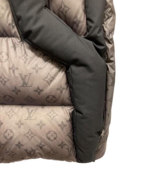 LOUIS VUITTON（ルイ ヴィトン）LOUIS VUITTON (ルイ ヴィトン) 2054ヒートリアクティブパファ モノグラムダウンジャケット グレー×ブラック サイズ:46の古着・服飾アイテム