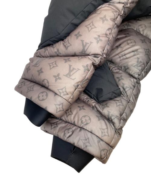 LOUIS VUITTON（ルイ ヴィトン）LOUIS VUITTON (ルイ ヴィトン) 2054ヒートリアクティブパファ モノグラムダウンジャケット グレー×ブラック サイズ:46の古着・服飾アイテム