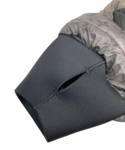 LOUIS VUITTON（ルイ ヴィトン）LOUIS VUITTON (ルイ ヴィトン) 2054ヒートリアクティブパファ モノグラムダウンジャケット グレー×ブラック サイズ:46の古着・服飾アイテム