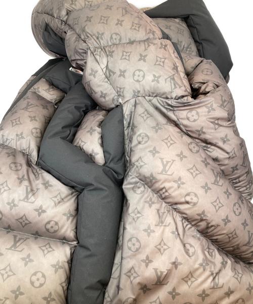 LOUIS VUITTON（ルイ ヴィトン）LOUIS VUITTON (ルイ ヴィトン) 2054ヒートリアクティブパファ モノグラムダウンジャケット グレー×ブラック サイズ:46の古着・服飾アイテム