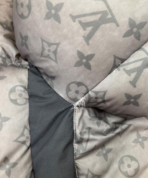 LOUIS VUITTON（ルイ ヴィトン）LOUIS VUITTON (ルイ ヴィトン) 2054ヒートリアクティブパファ モノグラムダウンジャケット グレー×ブラック サイズ:46の古着・服飾アイテム