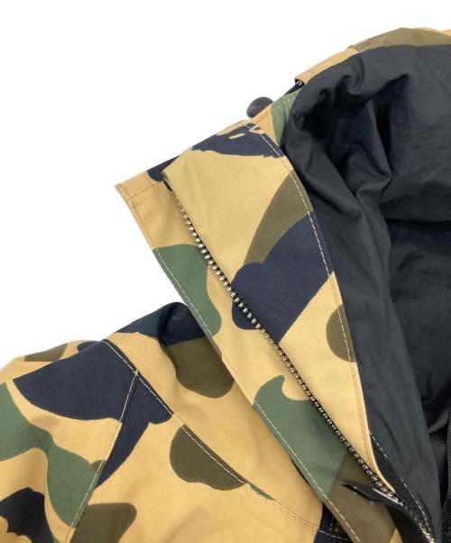 A BATHING APE（アベイシングエイプ）A BATHING APE (アベイシングエイプ) ゴアテックスカモフラスノボジャケット カモフラ サイズ:Mの古着・服飾アイテム