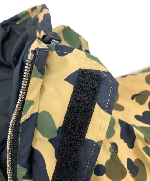 A BATHING APE（アベイシングエイプ）A BATHING APE (アベイシングエイプ) ゴアテックスカモフラスノボジャケット カモフラ サイズ:Mの古着・服飾アイテム