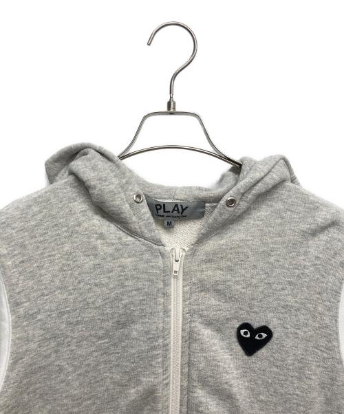PLAY COMME des GARCONS（プレイコムデギャルソン）PLAY COMME des GARCONS (プレイコムデギャルソン) アイコンジップパーカー グレー サイズ:Mの古着・服飾アイテム