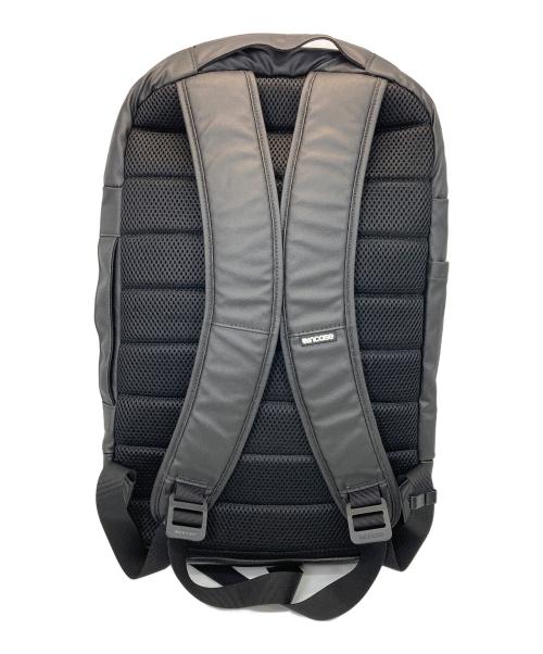 Incase（インケース）Incase (インケース) スクエアバックパック ブラックの古着・服飾アイテム