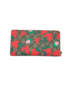 GUCCIグッチ）の古着「GGストロベリープリントラウンドジップウォレット」｜レッド×ベージュ