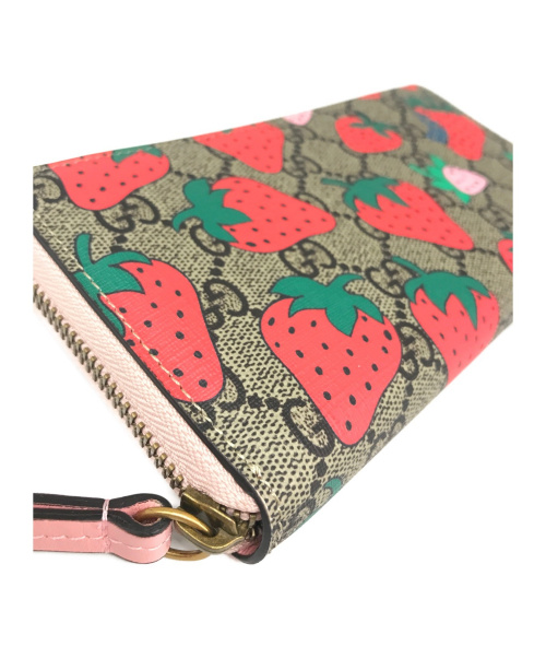 GUCCI（グッチ）GUCCI (グッチ) GGストロベリープリントラウンドジップウォレット レッド×ベージュ サイズ:下記参照 573865 7266の古着・服飾アイテム
