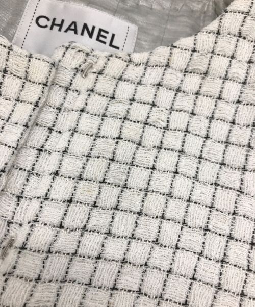 CHANEL（シャネル）CHANEL (シャネル) ノーカラーツイードコート ホワイト×ブラック サイズ:36の古着・服飾アイテム
