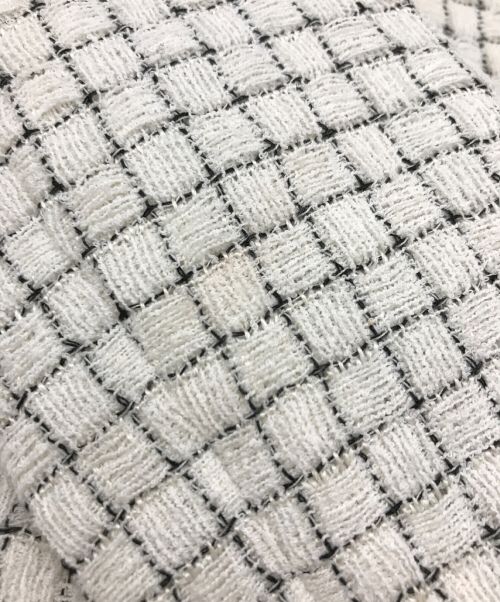 CHANEL（シャネル）CHANEL (シャネル) ノーカラーツイードコート ホワイト×ブラック サイズ:36の古着・服飾アイテム