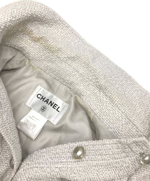 CHANEL（シャネル）CHANEL (シャネル) リボン付ココボタンツイードジャケット グレー サイズ:36の古着・服飾アイテム