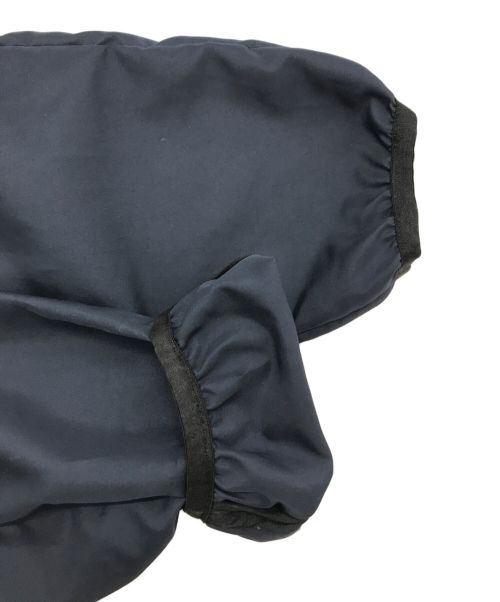 N°21（ヌメロヴェントゥーノ）N°21 (ヌメロヴェントゥーノ) バックロゴフーデッドジャケット ネイビー×ブラック サイズ:44の古着・服飾アイテム