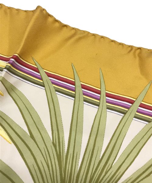 Salvatore Ferragamo（サルヴァトーレ フェラガモ）Salvatore Ferragamo (サルヴァトーレ フェラガモ) シルクスカーフ イエロー×レッド サイズ:下記参照の古着・服飾アイテム