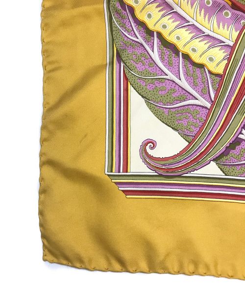 Salvatore Ferragamo（サルヴァトーレ フェラガモ）Salvatore Ferragamo (サルヴァトーレ フェラガモ) シルクスカーフ イエロー×レッド サイズ:下記参照の古着・服飾アイテム