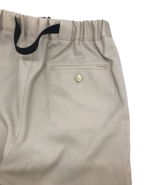 Ujoh（ウジョー）Ujoh (ウジョー) テープベルトテーパードパンツ ベージュ サイズ:1の古着・服飾アイテム
