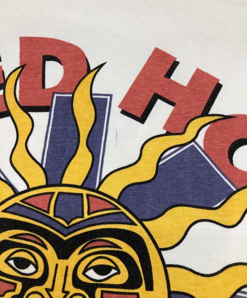 RED HOT CHILI PEPPERS（レッドホットチリペッパーズ）RED HOT CHILI PEPPERS (レッドホットチリペッパーズ) バンドTシャツ ホワイト サイズ:Ｍの古着・服飾アイテム