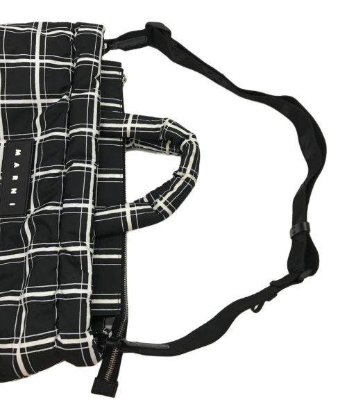 MARNI（マルニ）MARNI (マルニ) 2WAYパフトートバッグ ブラック×ホワイトの古着・服飾アイテム