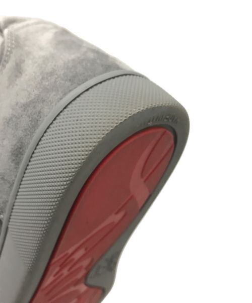 Christian Louboutin（クリスチャン・ルブタン）Christian Louboutin (クリスチャン・ルブタン) スタッズスウェードスニーカー グレー サイズ:39 1/2の古着・服飾アイテム