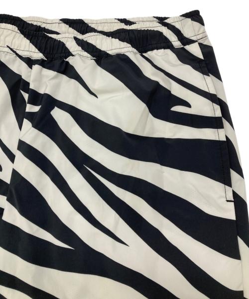 F.C.R.B.（エフシーレアルブリストル）F.C.R.B. (エフシーレアルブリストル) ハーフパンツ ホワイト×ブラック サイズ:Ｍの古着・服飾アイテム