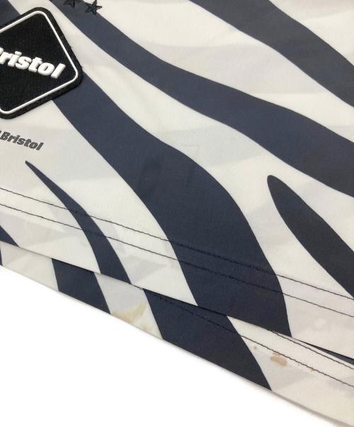 F.C.R.B.（エフシーレアルブリストル）F.C.R.B. (エフシーレアルブリストル) ハーフパンツ ホワイト×ブラック サイズ:Ｍの古着・服飾アイテム