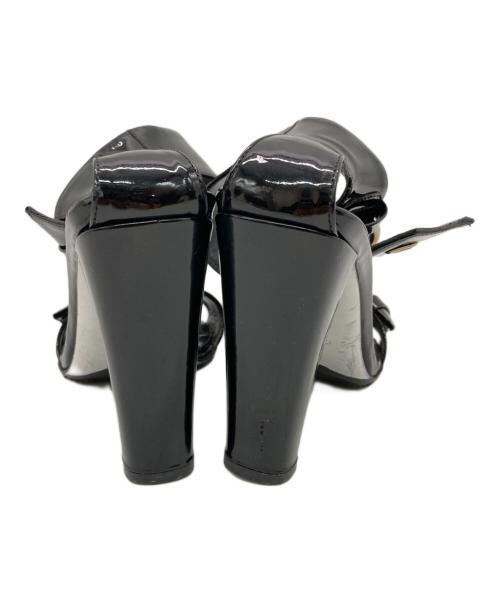 GUCCI（グッチ）GUCCI (グッチ) エナメルサンダル ブラック サイズ:34 1/2（21.5cm相当）の古着・服飾アイテム