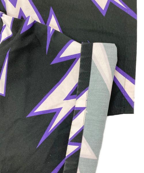 PRADA（プラダ）PRADA (プラダ) UNIVERSAL STUDIOS (ユニバーサル・スタジオ) 総柄オープンカラーシャツ ブラック サイズ:Mの古着・服飾アイテム