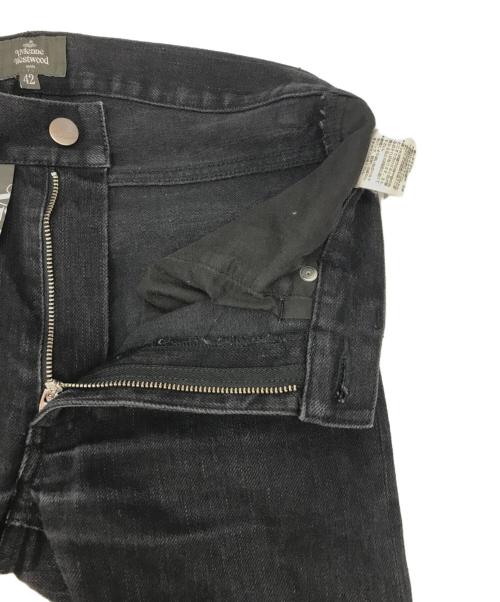 Vivienne Westwood man（ヴィヴィアン ウェストウッド マン）Vivienne Westwood man (ヴィヴィアン ウェストウッド マン) オーブ刺繍スキニーデニムパンツ ブラック サイズ:42（XS相当）の古着・服飾アイテム