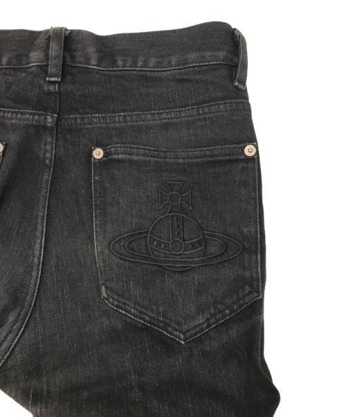 Vivienne Westwood man（ヴィヴィアン ウェストウッド マン）Vivienne Westwood man (ヴィヴィアン ウェストウッド マン) オーブ刺繍スキニーデニムパンツ ブラック サイズ:42（XS相当）の古着・服飾アイテム
