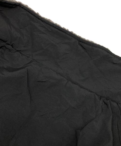 PERUSHU（ペルーシュ）PERUSHU (ペルーシュ) MLB (エムエルビー) コラボスタンドネックリバーシブルナイロンボアブルゾン ブラック×グレー サイズ:Lの古着・服飾アイテム